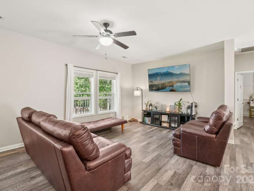 10 Memory Lane, Arden, NC 28704.  MLS# CAR4280435, YatesRealty ID 28727. 