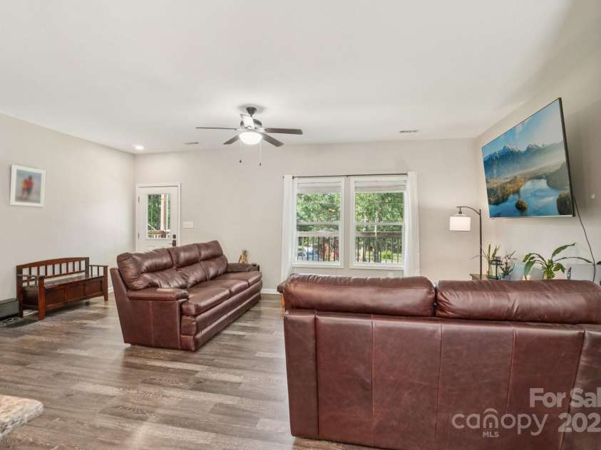 10 Memory Lane, Arden, NC 28704.  MLS# CAR4280435, YatesRealty ID 28727. 