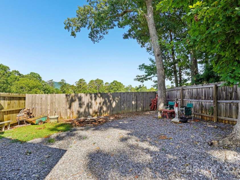 10 Memory Lane, Arden, NC 28704.  MLS# CAR4280435, YatesRealty ID 28727. 