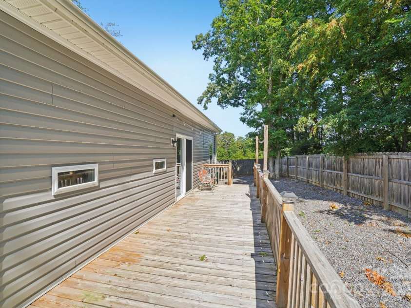 10 Memory Lane, Arden, NC 28704.  MLS# CAR4280435, YatesRealty ID 28727. 