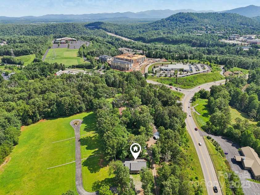 10 Memory Lane, Arden, NC 28704.  MLS# CAR4280435, YatesRealty ID 28727. 