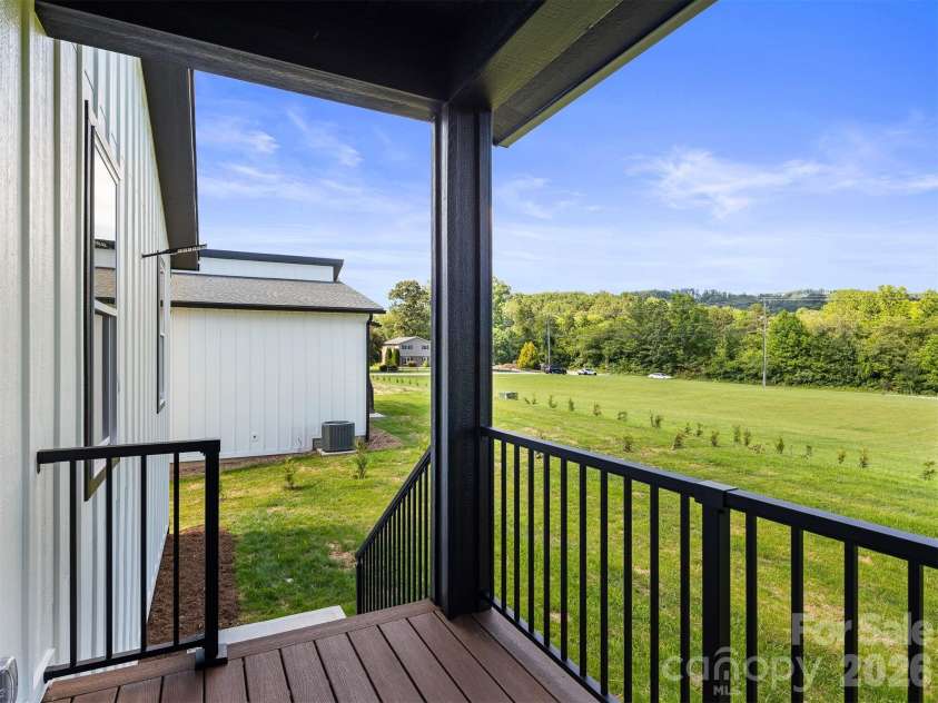 45 Klimovych Road, Hendersonville, NC 28792.  MLS# CAR4390237, YatesRealty ID 28727. 