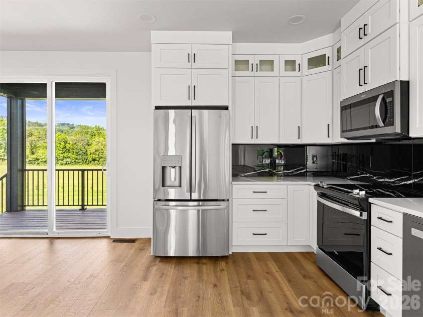 45 Klimovych Road, Hendersonville, NC 28792.  MLS# CAR4390237, YatesRealty ID 28727. 