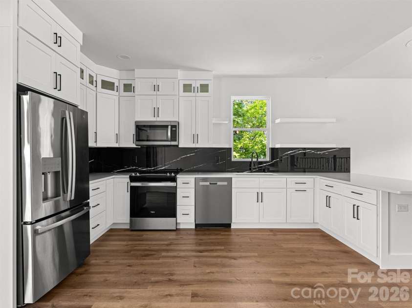 45 Klimovych Road, Hendersonville, NC 28792.  MLS# CAR4390237, YatesRealty ID 28727. KITCHEN