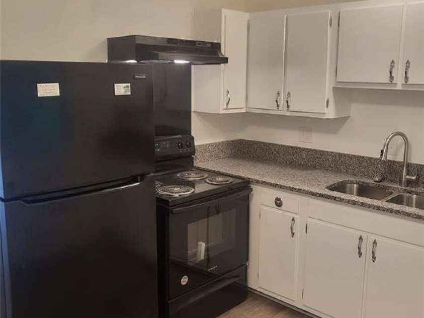 4731 Highlake Drive, Charlotte, NC 28215.  MLS# CAR4390845, YatesRealty ID 28728. 