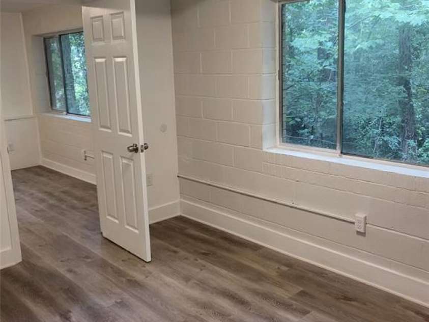 4731 Highlake Drive, Charlotte, NC 28215.  MLS# CAR4390845, YatesRealty ID 28728. 