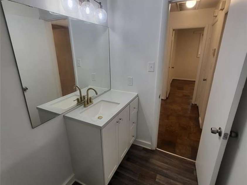 4731 Highlake Drive, Charlotte, NC 28215.  MLS# CAR4390845, YatesRealty ID 28728. 