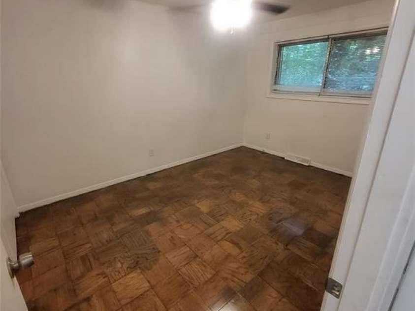 4731 Highlake Drive, Charlotte, NC 28215.  MLS# CAR4390845, YatesRealty ID 28728. 