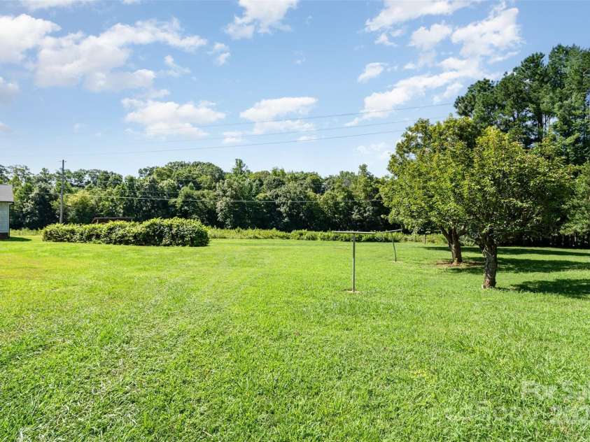 956 Mariposa Road, Stanley, NC 28164.  MLS# CAR4277874, YatesRealty ID 28728. 