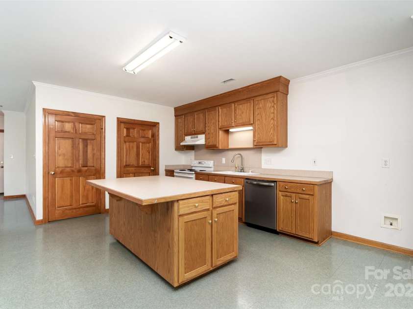 956 Mariposa Road, Stanley, NC 28164.  MLS# CAR4277874, YatesRealty ID 28728. 