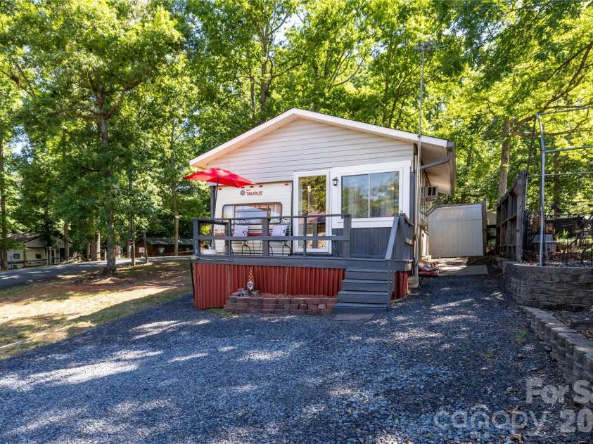 110 & 112 Laurel Ridge Ridge, Mount Gilead, NC 27306.  MLS# CAR4389650, YatesRealty ID 28729. 