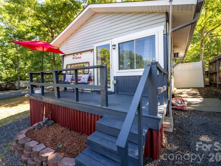110 & 112 Laurel Ridge Ridge, Mount Gilead, NC 27306.  MLS# CAR4389650, YatesRealty ID 28729. 