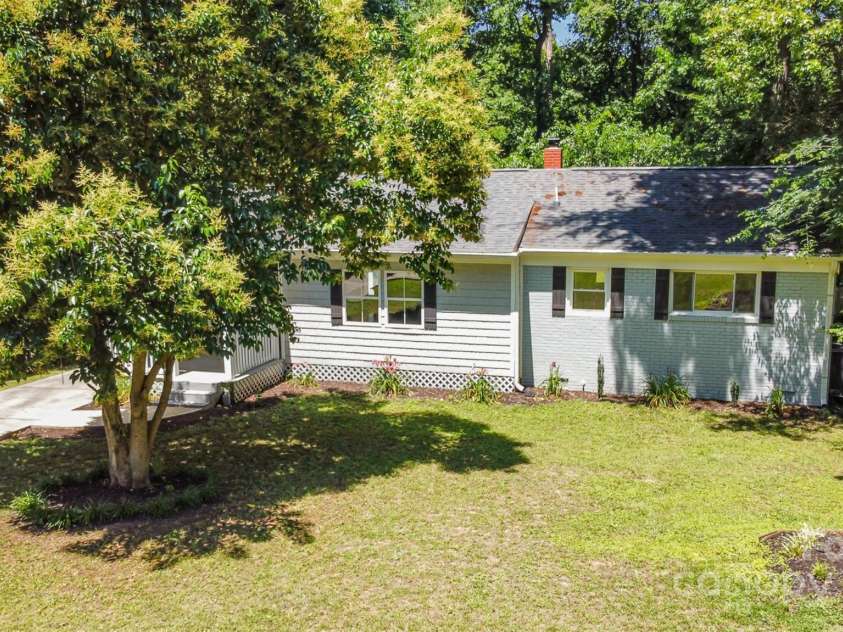 3331 Eastwood Drive, Charlotte, NC 28205.  MLS# CAR4259159, YatesRealty ID 2873. 