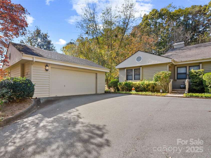 3901 Trinity Court, Asheville, NC 28805.  MLS# CAR4316157, YatesRealty ID 2873. 