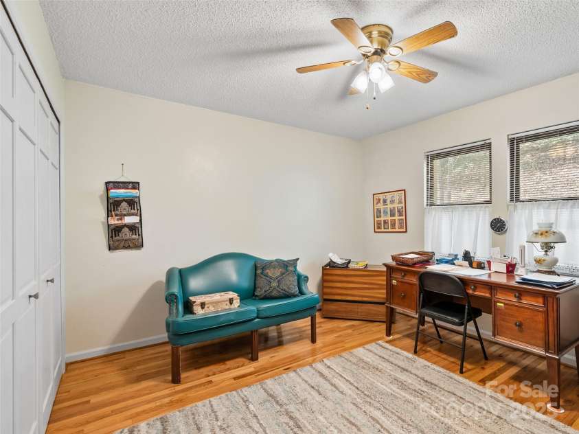 3901 Trinity Court, Asheville, NC 28805.  MLS# CAR4316157, YatesRealty ID 2873. 