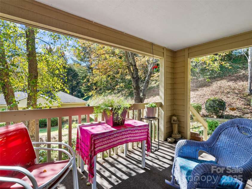 3901 Trinity Court, Asheville, NC 28805.  MLS# CAR4316157, YatesRealty ID 2873. 