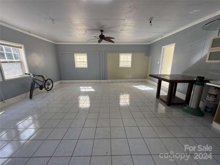 5813 Allenstown Drive, Charlotte, NC 28215.  MLS# CAR4194405, YatesRealty ID 2873. 