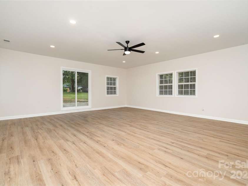 5813 Allenstown Drive, Charlotte, NC 28215.  MLS# CAR4296569, YatesRealty ID 2873. Converted Garage Space