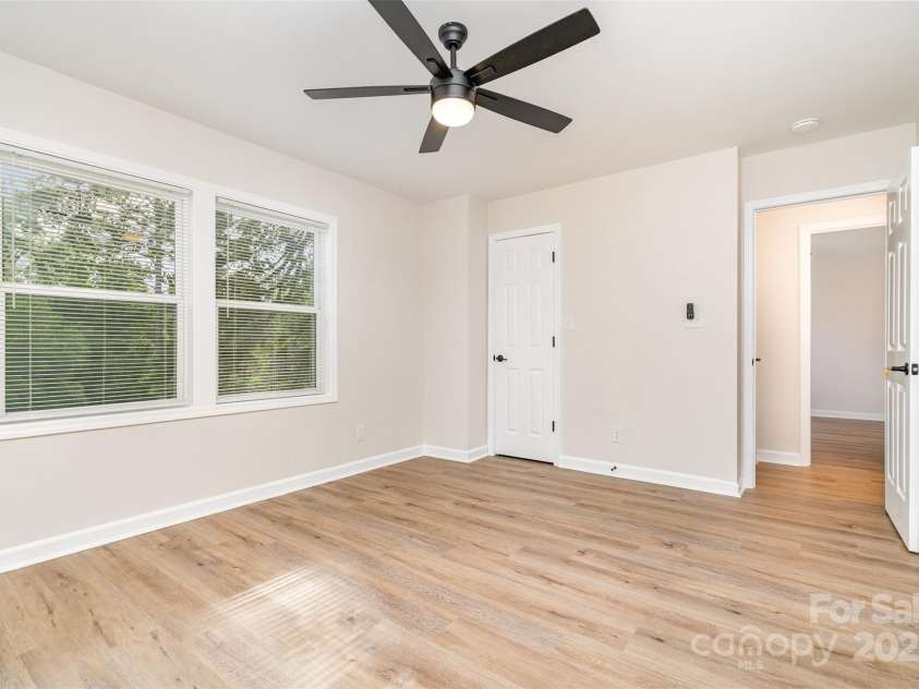 5813 Allenstown Drive, Charlotte, NC 28215.  MLS# CAR4296569, YatesRealty ID 2873. Third Bedroom