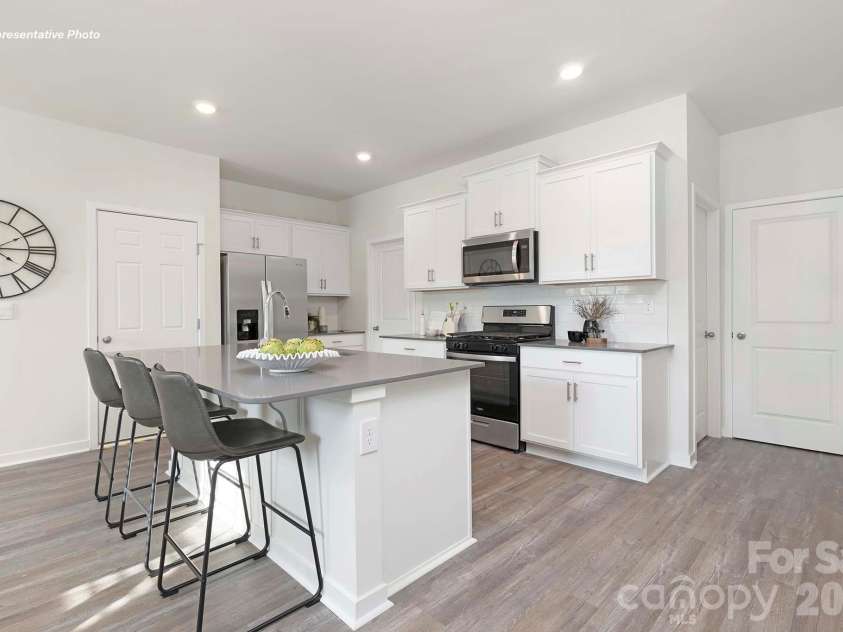 5121 Parker Forest Road, Charlotte, NC 28215.  MLS# CAR4390941, YatesRealty ID 28732. 