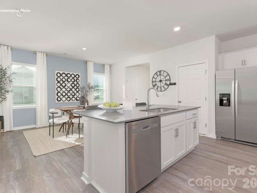 5121 Parker Forest Road, Charlotte, NC 28215.  MLS# CAR4390941, YatesRealty ID 28732. 