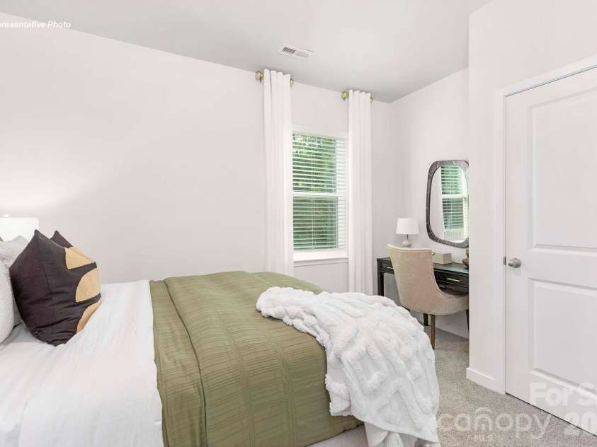 5121 Parker Forest Road, Charlotte, NC 28215.  MLS# CAR4390941, YatesRealty ID 28732. 