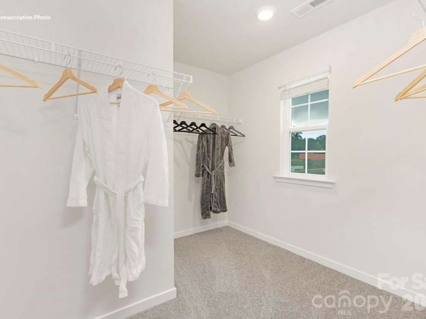 5121 Parker Forest Road, Charlotte, NC 28215.  MLS# CAR4390941, YatesRealty ID 28732. 