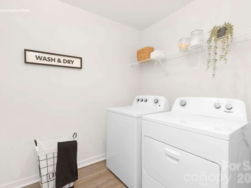 5121 Parker Forest Road, Charlotte, NC 28215.  MLS# CAR4390941, YatesRealty ID 28732. 