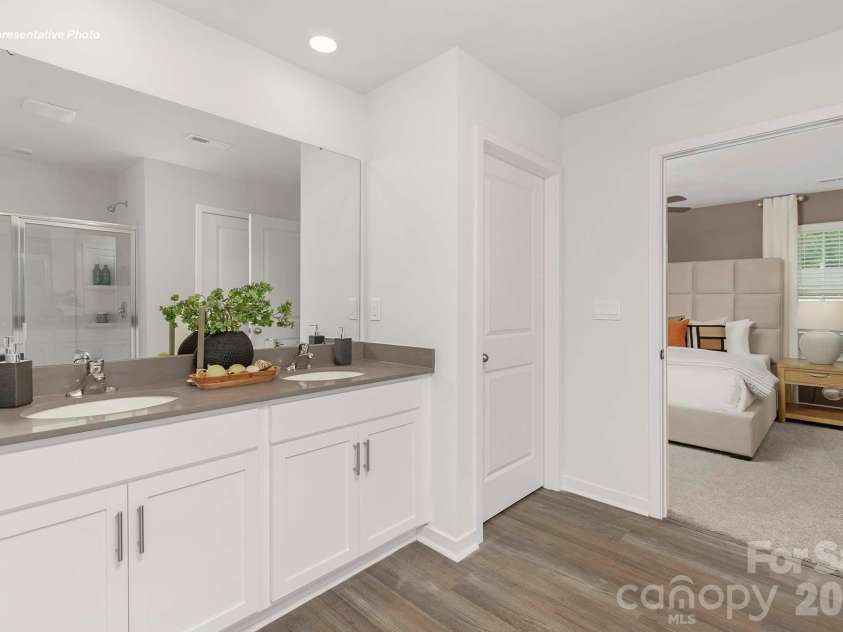 5121 Parker Forest Road, Charlotte, NC 28215.  MLS# CAR4390941, YatesRealty ID 28732. 