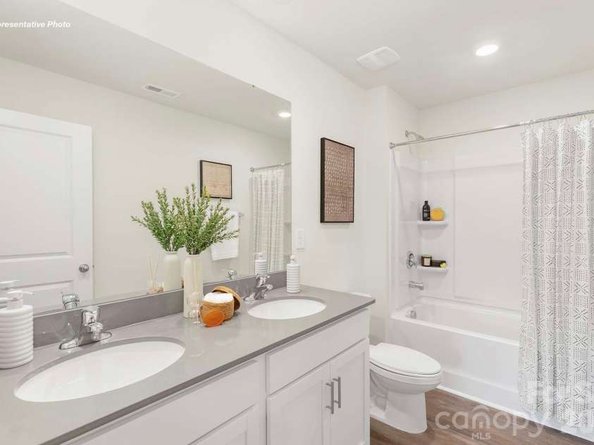 5121 Parker Forest Road, Charlotte, NC 28215.  MLS# CAR4390941, YatesRealty ID 28732. 