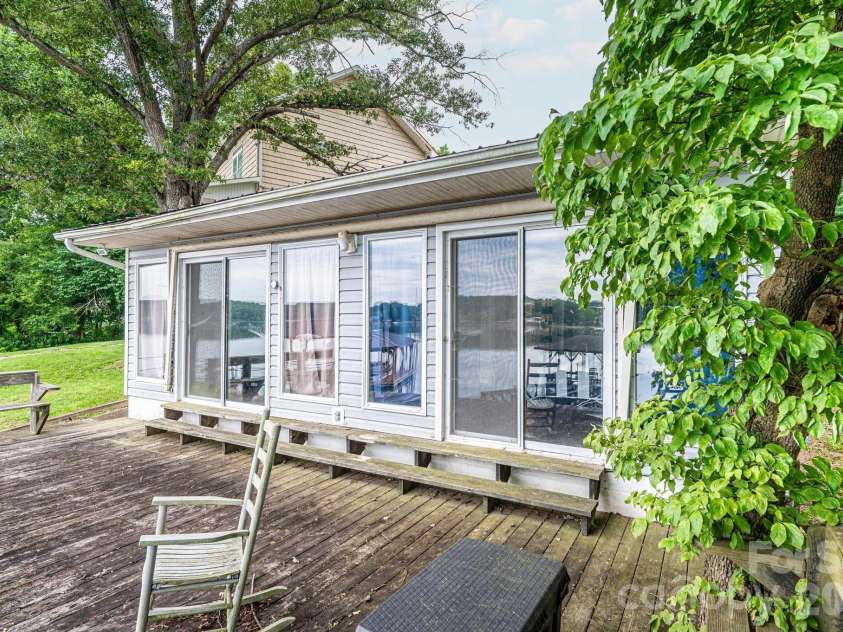 4566 Windward Lane, Catawba, NC 28609.  MLS# CAR4390926, YatesRealty ID 28734. 