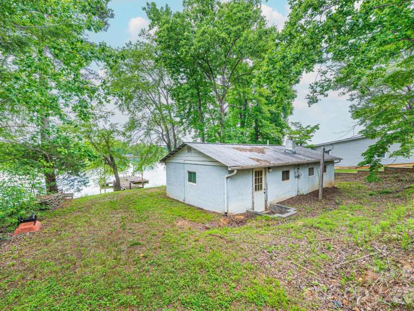 4566 Windward Lane, Catawba, NC 28609.  MLS# CAR4390926, YatesRealty ID 28734. 