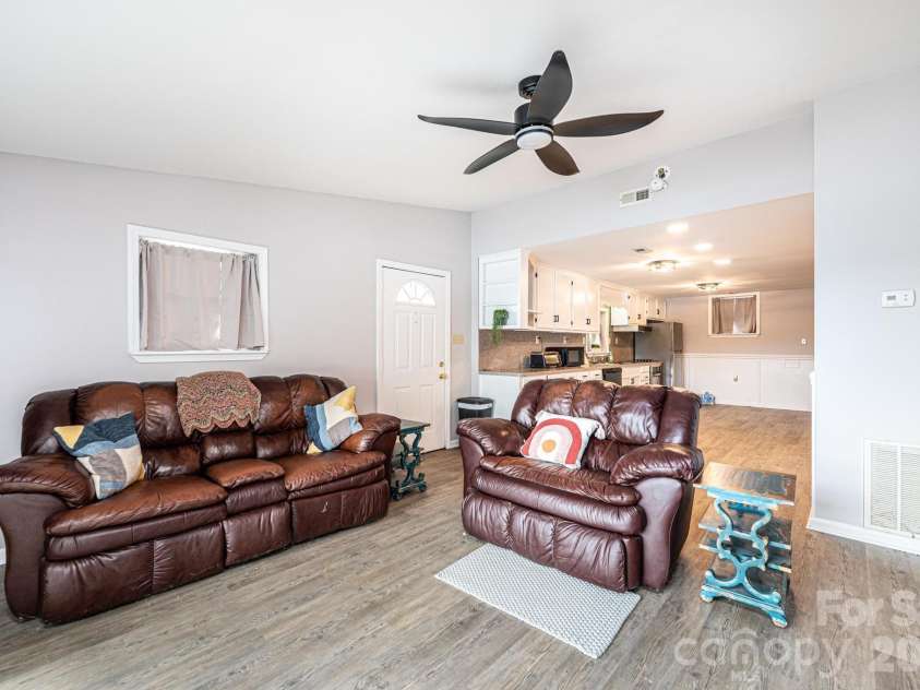 4566 Windward Lane, Catawba, NC 28609.  MLS# CAR4390926, YatesRealty ID 28734. 