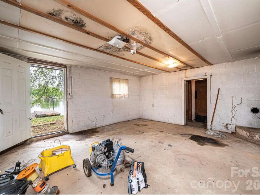 4566 Windward Lane, Catawba, NC 28609.  MLS# CAR4390926, YatesRealty ID 28734. 