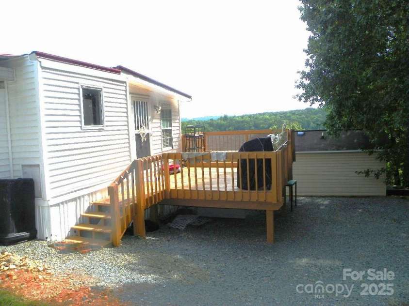 218 Cardinal Drive, New London, NC 28127.  MLS# CAR4284744, YatesRealty ID 28735. 