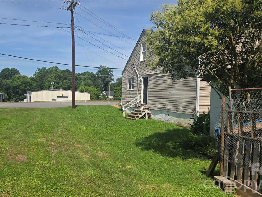 3418 York Highway, Gastonia, NC 28052.  MLS# CAR4272438, YatesRealty ID 28736. 