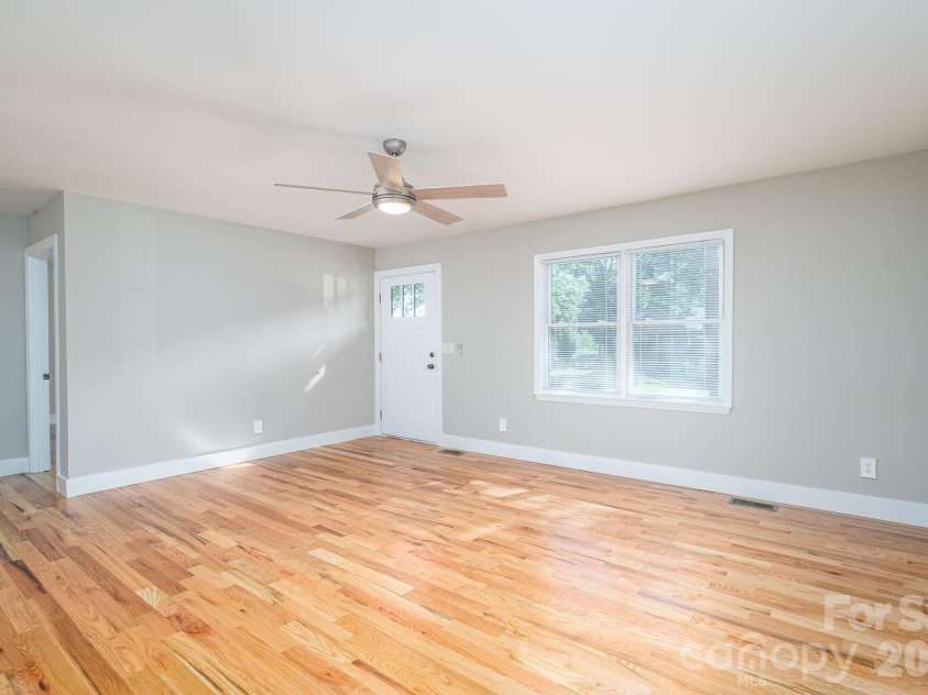 412 Forest Drive, Maiden, NC 28650.  MLS# CAR4389882, YatesRealty ID 28737. Den
