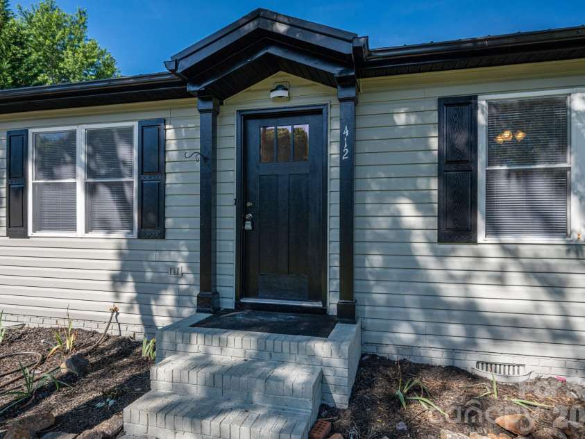 412 Forest Drive, Maiden, NC 28650.  MLS# CAR4389882, YatesRealty ID 28737. Front Entry