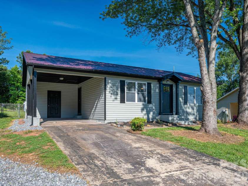 412 Forest Drive, Maiden, NC 28650.  MLS# CAR4389882, YatesRealty ID 28737. Front Left View
