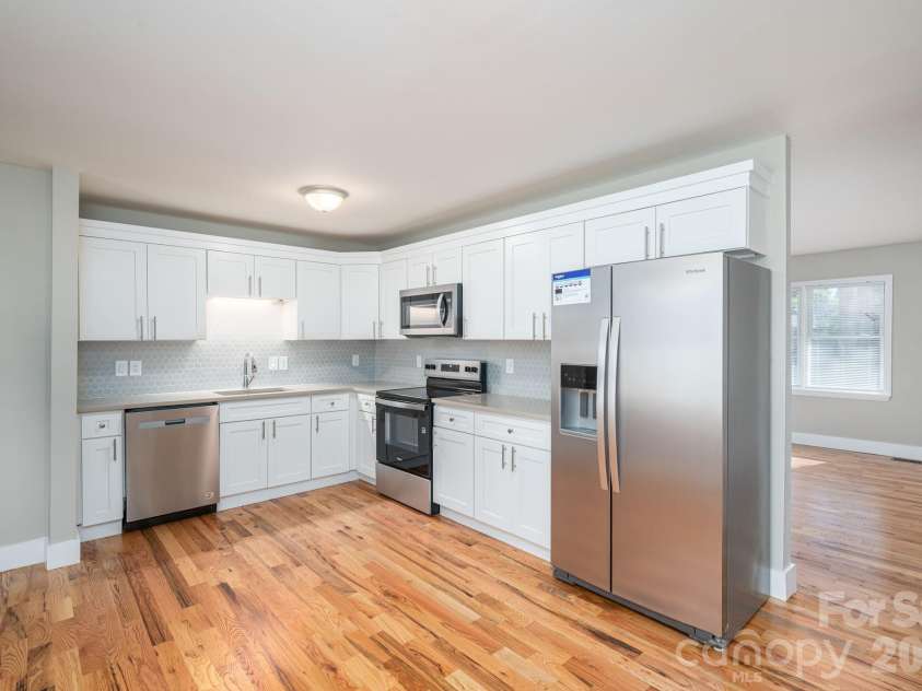412 Forest Drive, Maiden, NC 28650.  MLS# CAR4389882, YatesRealty ID 28737. Kitchen