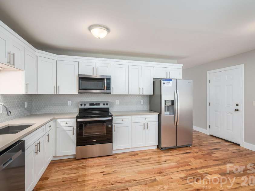 412 Forest Drive, Maiden, NC 28650.  MLS# CAR4389882, YatesRealty ID 28737. Kitchen
