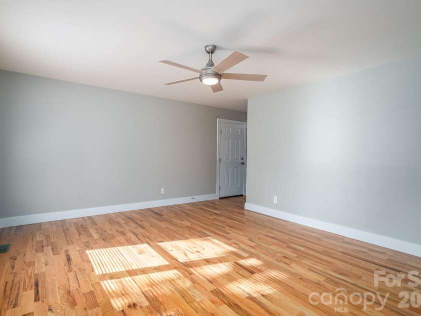 412 Forest Drive, Maiden, NC 28650.  MLS# CAR4389882, YatesRealty ID 28737. Primary Bedroom