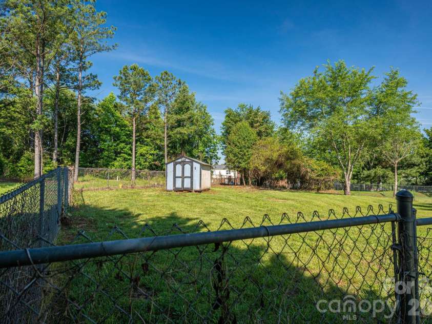 412 Forest Drive, Maiden, NC 28650.  MLS# CAR4389882, YatesRealty ID 28737. Rear Yard