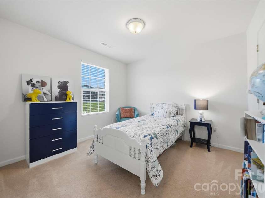 3938 Hemingway Drive, Hickory, NC 28601.  MLS# CAR4389745, YatesRealty ID 28738. 