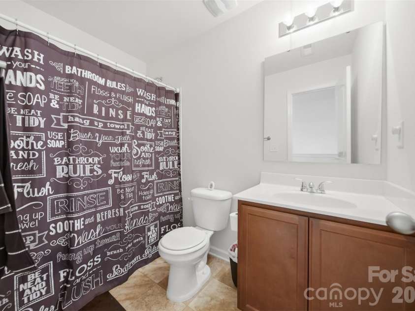 3938 Hemingway Drive, Hickory, NC 28601.  MLS# CAR4389745, YatesRealty ID 28738. 
