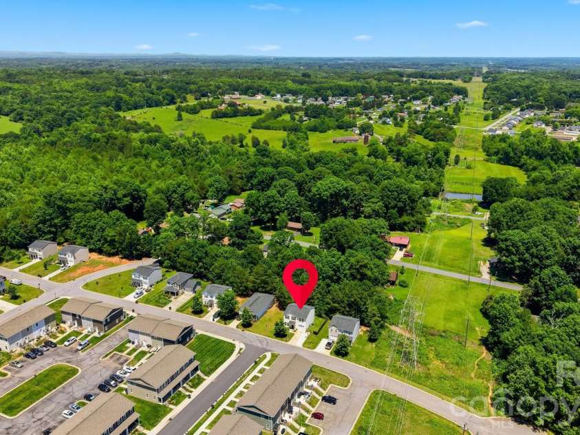 3938 Hemingway Drive, Hickory, NC 28601.  MLS# CAR4389745, YatesRealty ID 28738. 