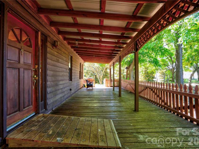 1419 Melrose Drive, Shelby, NC 28152.  MLS# CAR4390239, YatesRealty ID 28739. Front Proch