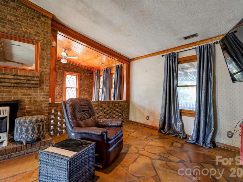 1419 Melrose Drive, Shelby, NC 28152.  MLS# CAR4390239, YatesRealty ID 28739. Living Room
