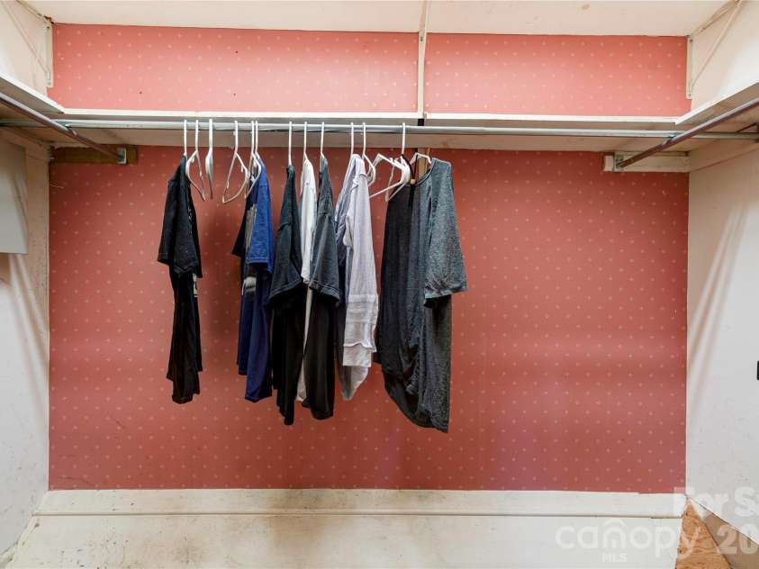 1419 Melrose Drive, Shelby, NC 28152.  MLS# CAR4390239, YatesRealty ID 28739. Primary Walk-in Closet