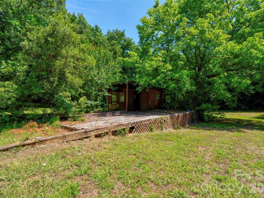 1419 Melrose Drive, Shelby, NC 28152.  MLS# CAR4390239, YatesRealty ID 28739. Shed